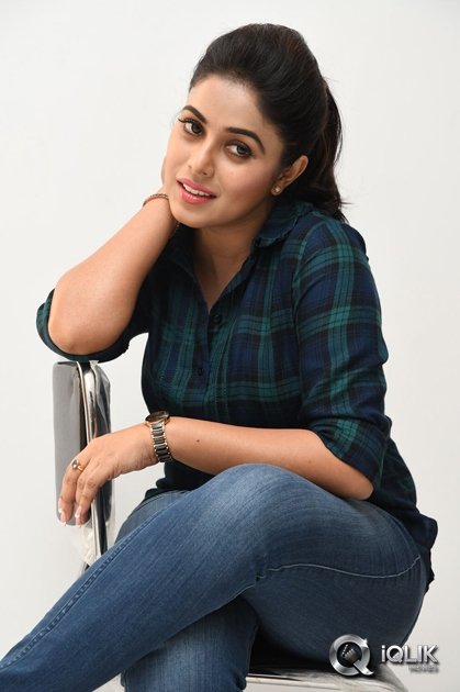 Poorna-Interview-About-Jayammu-Nischayammu-Raa-Movie